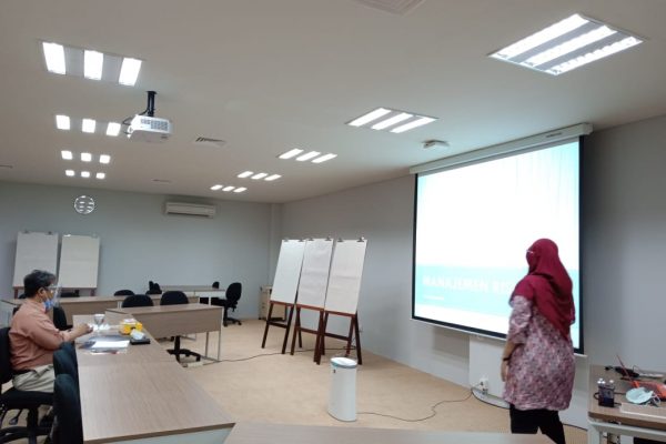 CRMO : Jumat, 11 Desember 2020. Uji Presentasi CRMO B’160 dg Asesor Bapak Aditya Alfa Kusuma di Ruang A403 Gedung Bina PPM Manajemen
