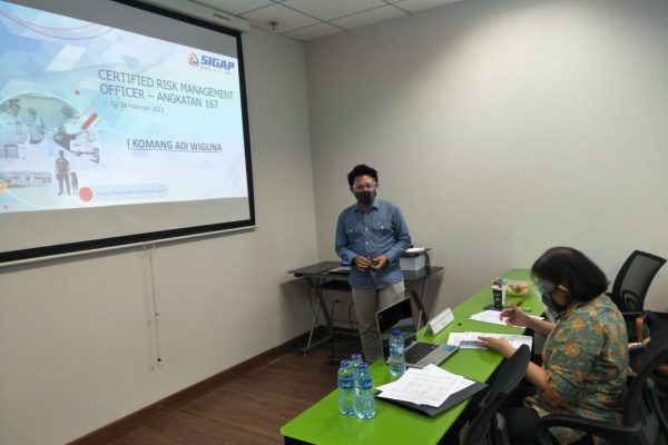 Rabu, 24 Februari 2021. Uji Presentasi CRMO B ‘167 di Ruang Edelweis, Pakuwon Lt 26 dengan Asesor Ibu Rinanti Agnes Arsadjaja