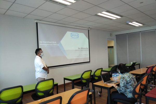 Selasa. 23 Maret 2021 Uji Presentasi CRMO B ‘173 PT. WIKA di Ruang RAP 1 Pakuwon Tower Lt 26 dengan Asesor Ibu Rinanti Agnes A.