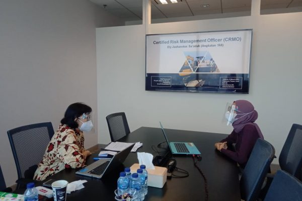 Senin, 08 Maret 2021. Uji Presentasi CRMO B’168 PT. Wijaya Karya (Persero) tbk dg Asesor Ibu Rinanti Agnes Arsadjaja di Ruang Meeting Pakuwon lt. 26