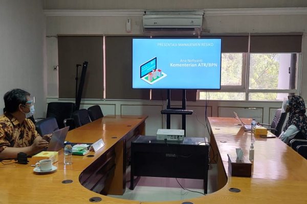 Selasa, 28 September 2021. Uji Presentasi CRMO B’203 Kementerian ATR BPN dg Asesi Ibu Ana Nofiyanti dan Asesor Bapak Aditya Alfa Kusuma di Ruangan Operasional 2 lt. 4