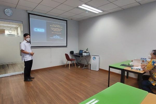Senin, 04 Oktober 2021. Uji Presentasi CRMO B’207 PT. Jaminan Pembiayaan Askrindo Syariah dg Asesi Bapak Hanung Wibowo dan Asesor Bapak Edi Timbul Hardiyanto di Ruang Meeting RAP 2, Pakuwon Tower lt. 26