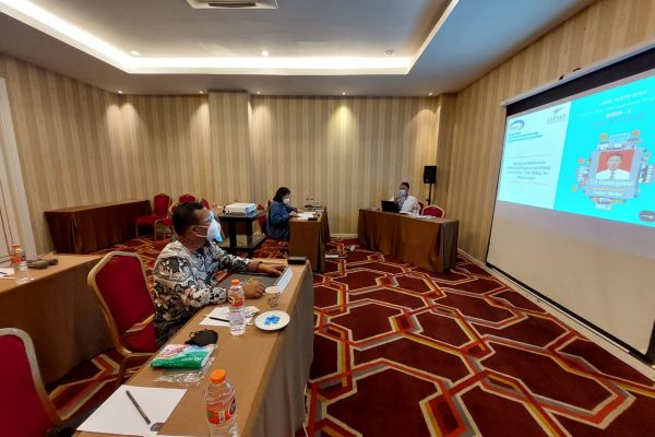 Uji Presentasi CRMP/IHT BPKP B’163 di Ruang Aster, Grand Savero Hotel Bogor dgn Asesi Bapak Tri Gandayana dan Asesor Ibu Rinanti Agnes Arsadjaja dan Bapak Edhie Mulyono, Jumat, 29 Oktober 2021