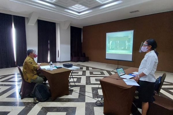 Jumat,  05 November 2021. Uji Presentasi CRMO B’216 BPKP dg Asesi Ibu Yuliana Benga Aran dan Asesor Bapak Aditya Alfa Kusuma di Ruang Padjadjaran lt.  9 Royal Padjadjaran Hotel