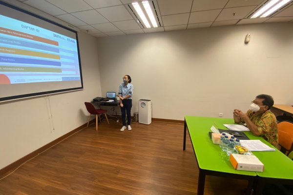 Selasa, 21 Desember 2021, Uji Presentasi CRMO B’ 227 Asesor Bapak Edi Timbul Hardiyanto dengan Asesi Ibu Raden Rara Fella Ryanitha di Ruang Kelas RAP 2 Pakuwon Tower lt 26.