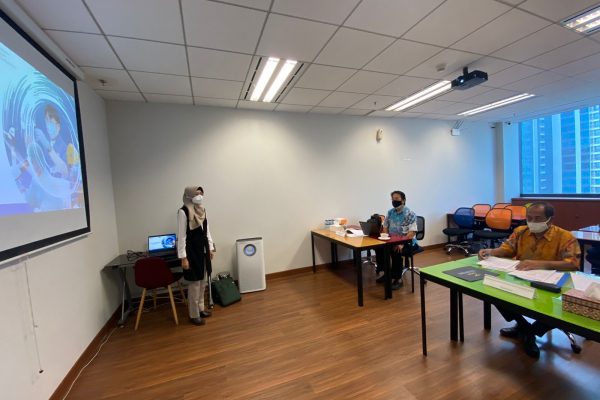 Rabu, 22 Desember 2021, Uji Presentasi CRMP B’168 Asesor Bapak Pardi Sudradjat dan Bapak Rusdianto dengan Asesi Ibu Ana Sulistiowati di Ruang Kelas RAP 2 Pakuwon Tower lt 26.