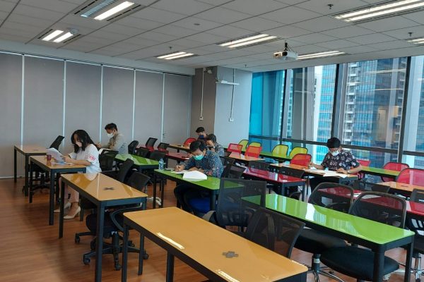 Uji Sertifikasi tertulis ANAMROT/CRMO 231, 24 Feb 2022. Ruang RAP Gd. Pakuwon Tower lt. 26