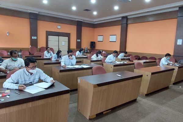 Uji Sertifikasi Tertulis ANAMROT/ CRMO 238 PLN UIT JBTB, 19 April 2022. Ruang Kelud lt. 2, PLN UIT JBTB Surabaya.