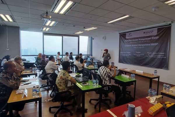 Sesi Pembukaan yang disampaikan oleh Ibu Ratnawati Lilasari Djanis