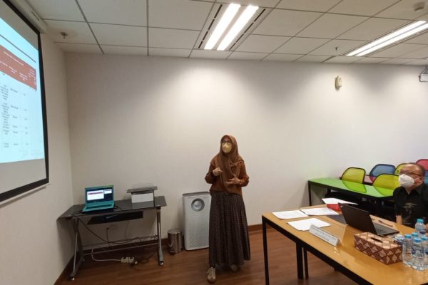Jumat, 29 Juli 2022. Uji presentasi CRMO B’262 Asesor Bapak Dedy Permana dengan Asesi Ibu Fitriah di Ruang Meeting RAP 2 Pakuwon Tower Lt.26