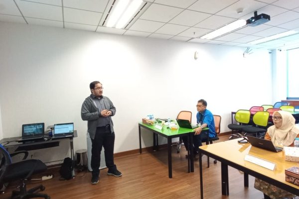 Senin, 16 Januari 2023. Uji Presentasi CRMP’192 Asesor  Bapak Edi Timbul dan Ibu Bea Rejeki dengan Asesi Bapak Jeffry Fauzan di Ruang RAP 2, Pakuwon Tower Lt. 26.