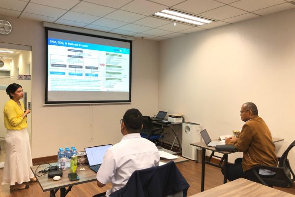 Senin 10 Februari 2025, Uji Presentasi CRMP B’234 Asesor Bapak Irsal S Matondang dan Bapak Jhon Lamhot dengan Asesi Ibu Tiffani Fittah, diruang RAP 2 Pakuwon Tower Lt. 26