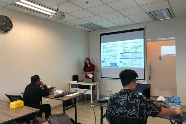 Senin, 20 April 2026. Presentasi BCMCP B’55 Asesor Bapak Trio Suryono dan Bapak Timotius Kevin dengan Asesi Ibu Nita Puspita Sari, diruang RAP Academy Pakuwon Tower Lt. 26